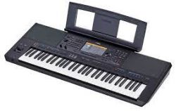 YAMAHA PSR SX 700